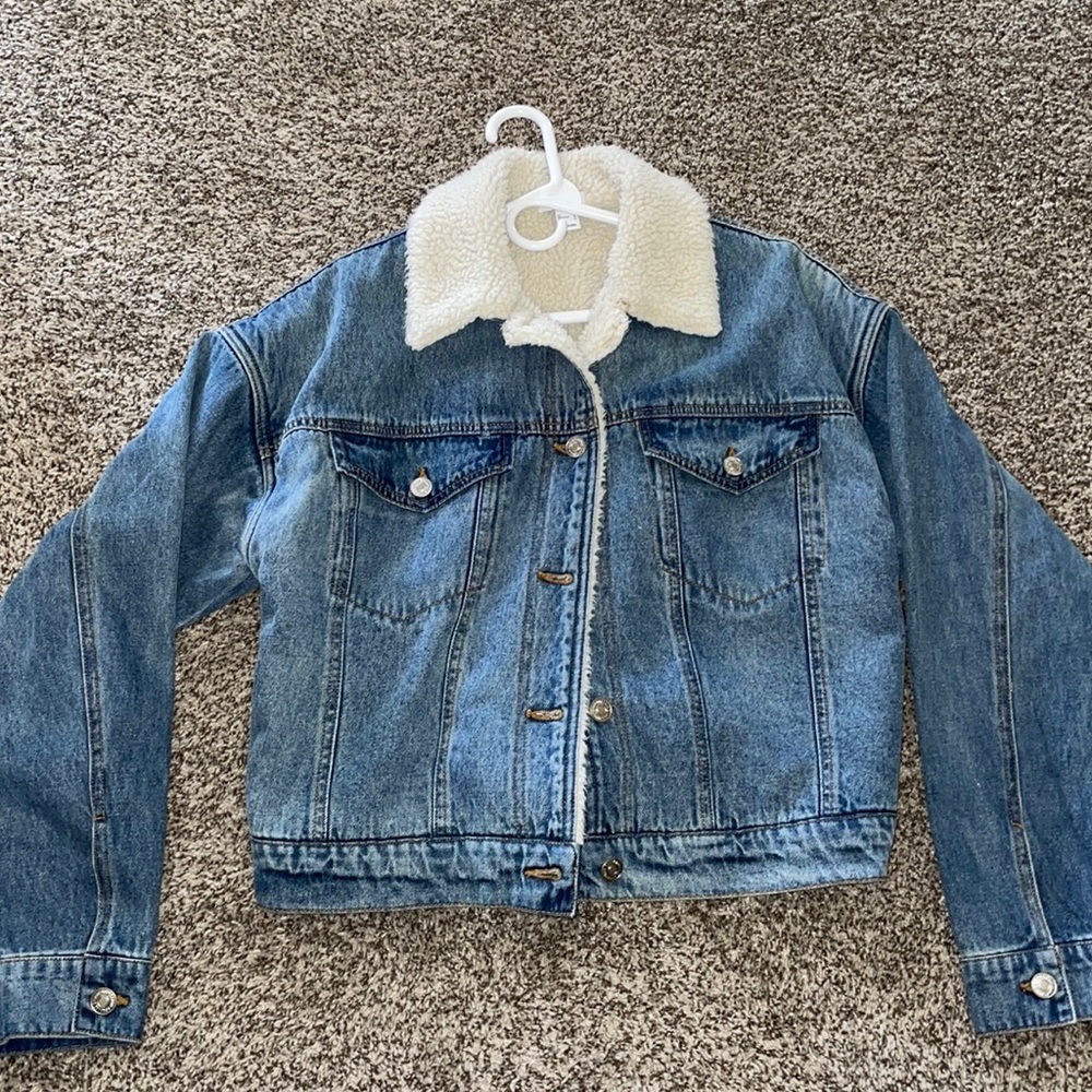 forever 21 jean jacket with sherpa inside size L